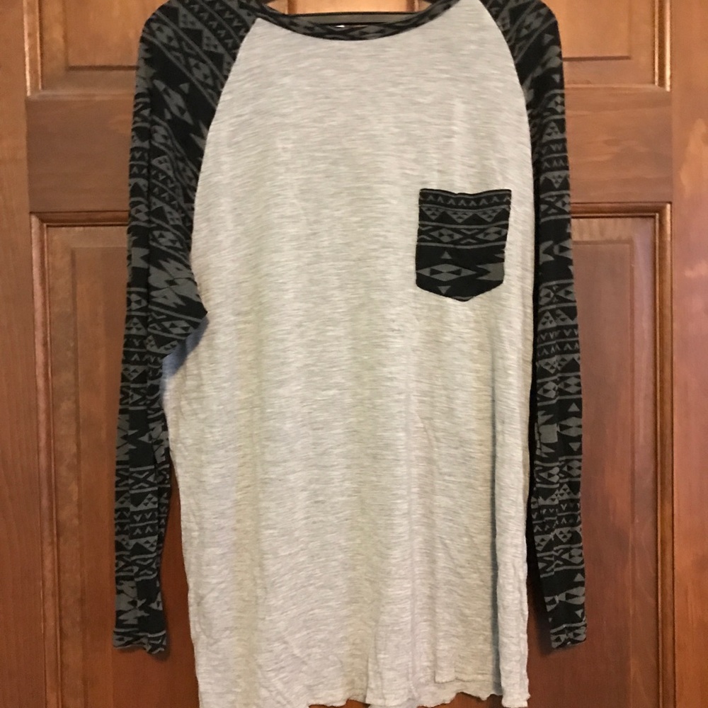 Long sleeve Tshirt with Aztec printing